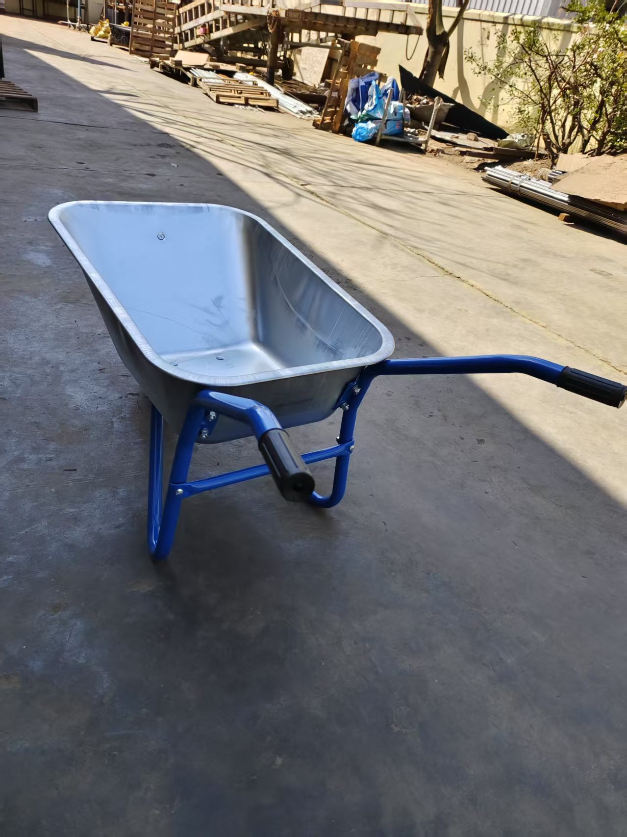 Garden Wheelbarrows and Utility Carts